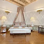 The Bonerowski Palace Boutique ホテル