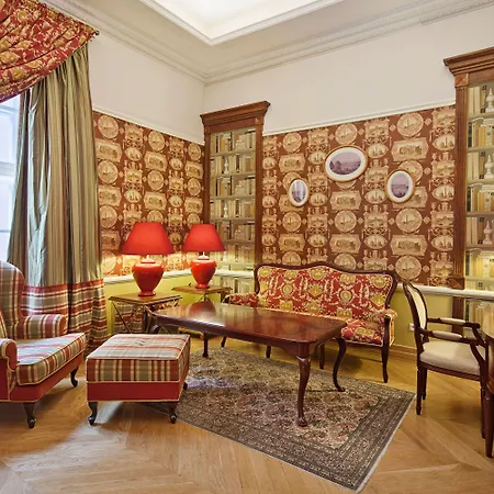 The Bonerowski Palace Boutique فندق