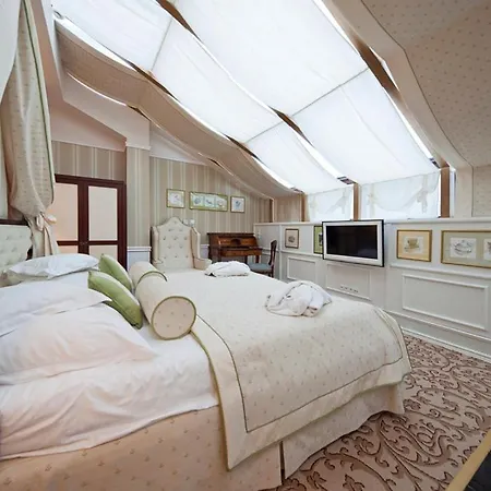 The Bonerowski Palace Boutique فندق 5*
