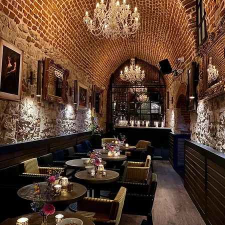 The Bonerowski Palace Boutique 5*