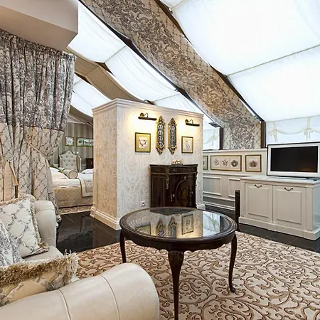 The Bonerowski Palace Boutique 5*